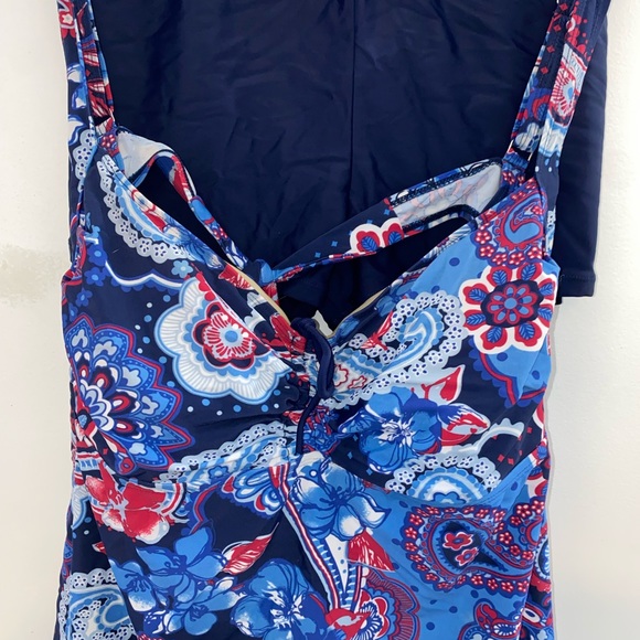 Septangle 26W 2 Piece Tankini Plus Size Swimsuit with Built in Bra and Shorts - Picture 2 of 10